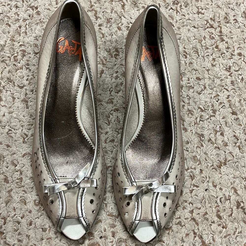 Ladies shoe